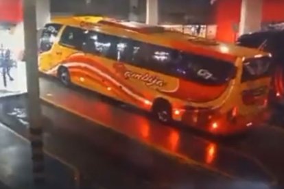 El ciudadano lastimado fue atendido en el sitio y no requirió ser llevado a un hospital.