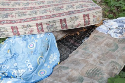 El cadáver estaba dentro del colchón y envuelto en sábanas.