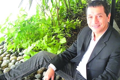 Edhisson tiene 40 años de vida artística