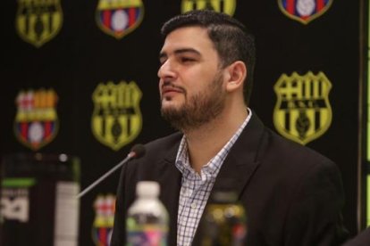 El directivo de Barcelona, Aquiles Álvarez, habló del tema económico del equipo.