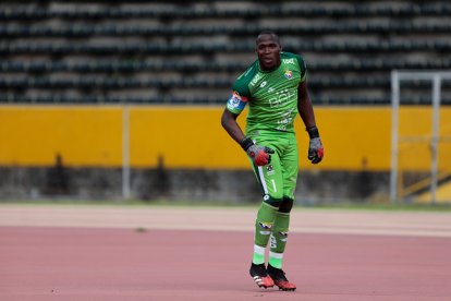 El golero Johan Padilla es una de las nuevas contrataciones de Macará, para la temporada 2022.