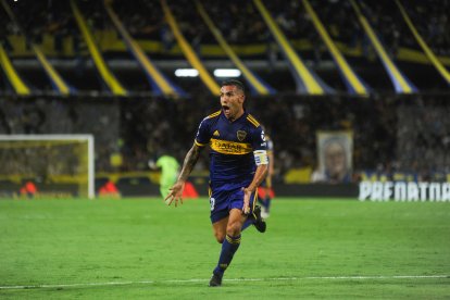 El argentino Carlos Tévez es el invitado especial, que tendrá la Noche Amarilla 2022.