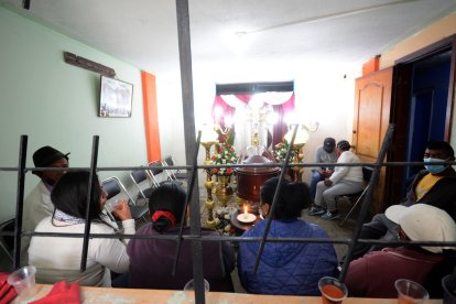 El velorio se realizó en la misma casa donde ocurrieron los hechos. Se prevé sepultar el cuerpo este miércoles 29 de diciembre.