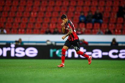 Piero Hincapié, jugador del Bayer Leverkusen de Alemania, se contagió de coronavirus durante su estadía en el país.