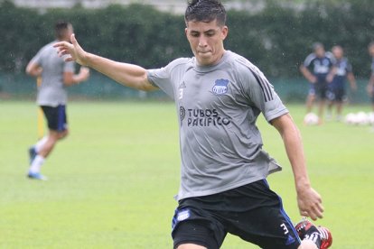 Luca Sosa jugó hasta esta temporada en Emelec. En el 2022 lo hará en Barcelona.