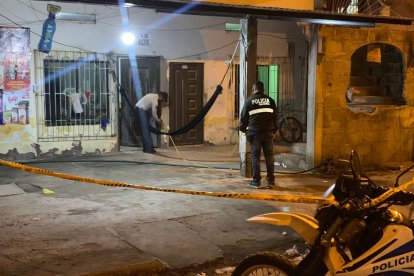 La Policía acordonó el sitio del crimen para iniciar las investigaciones.