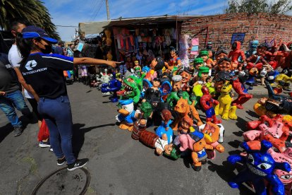 Fotografía de varios tradicionales monigotes