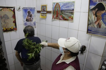 Los baños son parte de un ritual que se practica hacía muchos años en el país.
