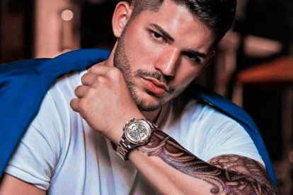 El modelo vive en Estados Unidos y ya ha participado en realities. Fue novio de la ecuatoriana Valeria Gutiérrez.