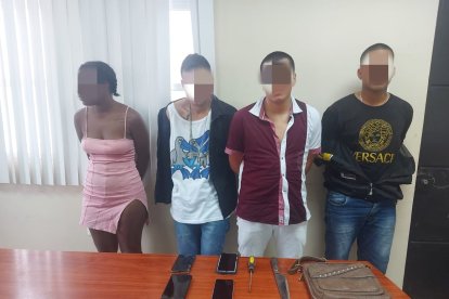 El grupo se movilizaba en un Chevrolet Corsa al momento de ser interceptados por los gendarmes.