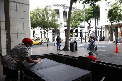 En comedores aledaños al Municipio preocupa la reducida asistencia de funcionarios.