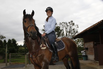 Priscila Simpson tiene una relación especial con Cretchon. Al estar sobre el caballo siente paz.