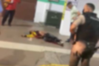 El hombre quedó herido en una de las calles del cantón. Finalmente murió.