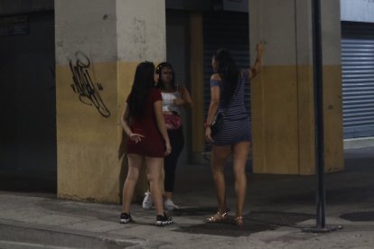Para evitar estas situaciones es aconsejable no buscar a trabajadoras sexuales en la calle, sino en los prostíbulos que están autorizados para esta actividad.