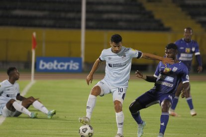 Facundo Martínez seguirá al mando de la generación de juego de la Universidad Católica. Será su temporada 14 en el Trencito.