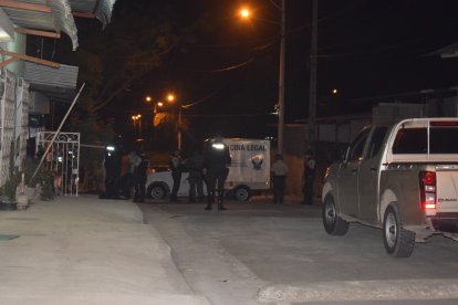 La balacera se suscitó cerca de dos dependencias policiales de Quevedo.