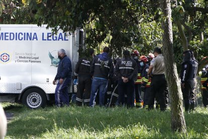 Un equipo del Cuerpo de Bomberos extrajo el cadáver del río, a 15 metros de profundidad.