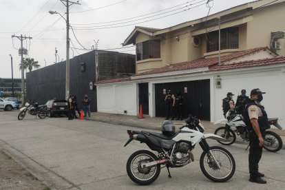 Agentes policiales llegaron al sector para investigar el acontecimiento violento.