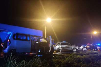 El grupo perteneciente supuestamente a Los Lobos llegó en una furgoneta color blanco.