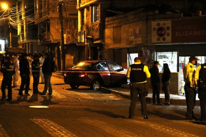 La Policía continúa indagando para conocer qué tipo de arma utilizaron los atacantes.