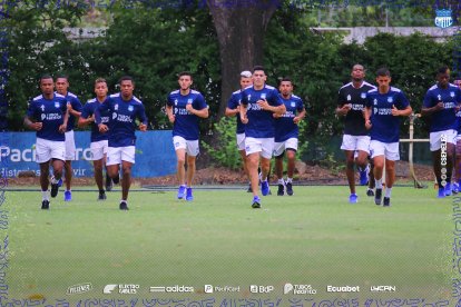 Emelec realiza la pretemporada en el polideportivo Los Samanes, norte de Guayaquil.