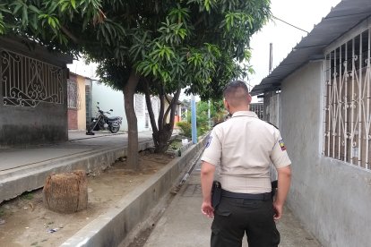 Policía asesinado y otras tres personas heridas en el noroeste de Guayaquil