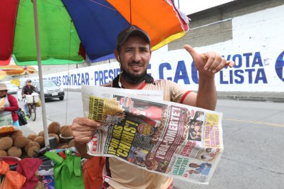 De principio a fin, Jimmy lee nuestro Diario, el cual consume desde su adolescencia.