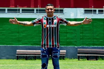 Mario Pineida llegó esta temporada a Fluminense de Brasil, tras su paso por Barcelona.