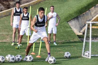 El argentino nacionalizado ecuatoriano Luca Sosa es una de las nuevas incorporaciones de Barcelona.