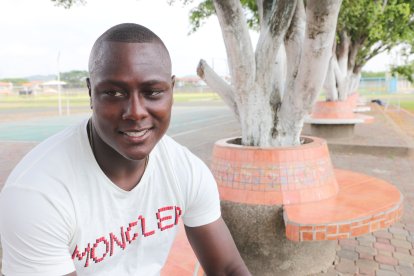 Joao Paredes está entre jugar o dejar el fútbol.