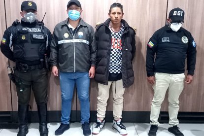 Cumplía una pena por asesinato y violación antes de que se fugara de la cárcel.