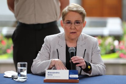 Fotografía de archivo en la que se registró a la ministra ecuatoriana de Gobierno, Alexandra Vela.