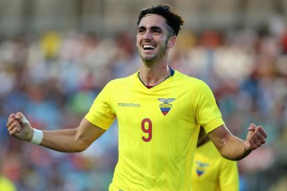 El atacante ecuatoriano hará dupla con el argentino Gonzalo Higuaín, en su nuevo equipo.