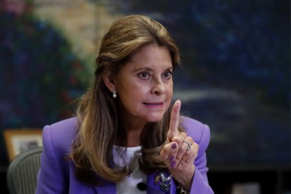 Marta Lucía Ramírez informó que presentaba síntomas leves y que se mantenía aislada.