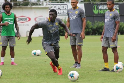 Sergio Quintero llegó a Barcelona en 2020, luego de triunfar con la Sub 20 de Ecuador.