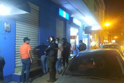 La mujer habría acudido a un local de venta de ropa, donde funcionaba una estética, según la policía.