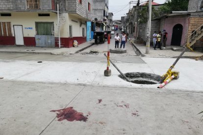 Un supervisor de construcción de vías fue baleado mientras daba indicaciones a los operarios.