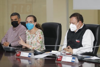 Anuncio. El COE anunció flexibilización en las medidas tras reducción de contagios en la tercera semana.