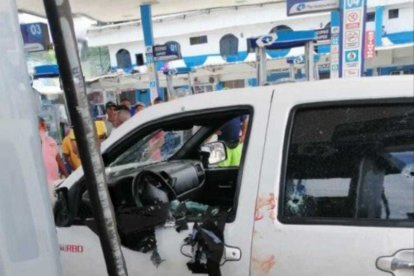 El hecho se registró en una gasolinera de Tonsupa. Una cámara grabó el ataque.