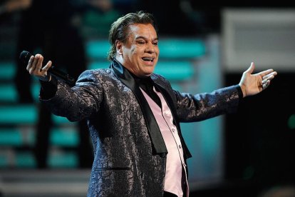 Juan Gabriel habría sido espiado por México.