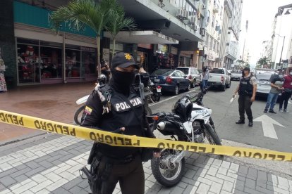 La zona donde ocurrió el suceso fue acordonada por agentes policiales.