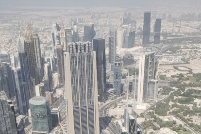 El Burj Khalifa es uno de los edificios más grandes de Dubái.