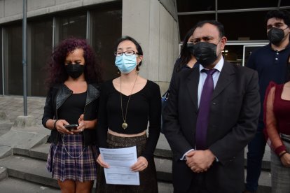 Representantes del movimiento animalista fueron a la Fiscalía para iniciar el proceso.