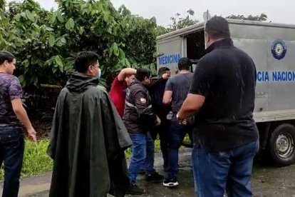 Los restos de Christian Israel Reyes Buestán fueron trasladados a la morgue de Milagro.