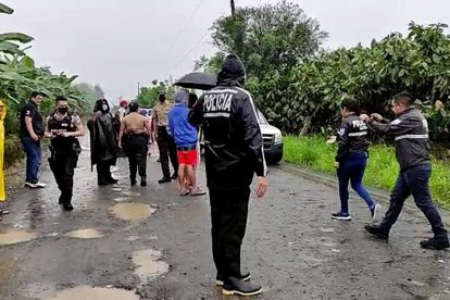 Cerca a un camino lastrado, bajo unas matas, hallaron muerto a Christian Reyes.