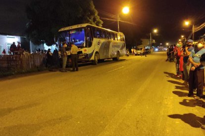 El caso ocurrió dentro de un bus que cubría la ruta Barbones-El Guabo.