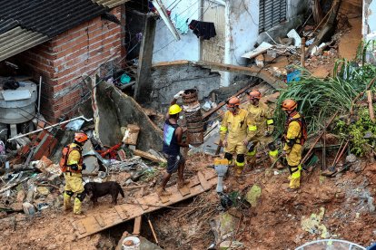 El temporal ha provocado desbordamiento de ríos, deslizamientos de tierras, inundaciones y cortes parciales.