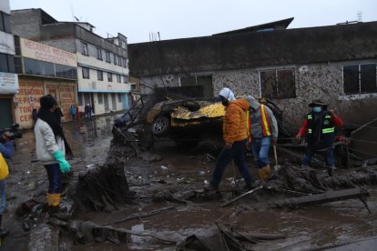 Hasta el momento existen 16 desaparecidos y 42 heridos.