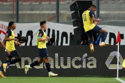 Michael Estrada, hizo su quinto gol en las eliminatorias.
