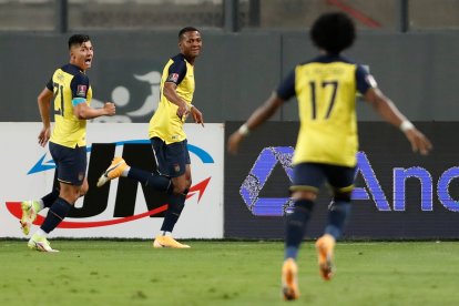 La alegría de Michael Estrada una fiesta en Lima.